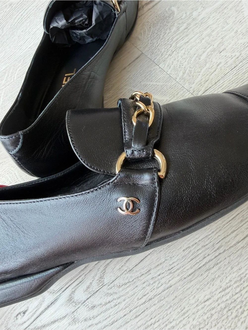 CHANEL Black Leather Chain-Link Loafers